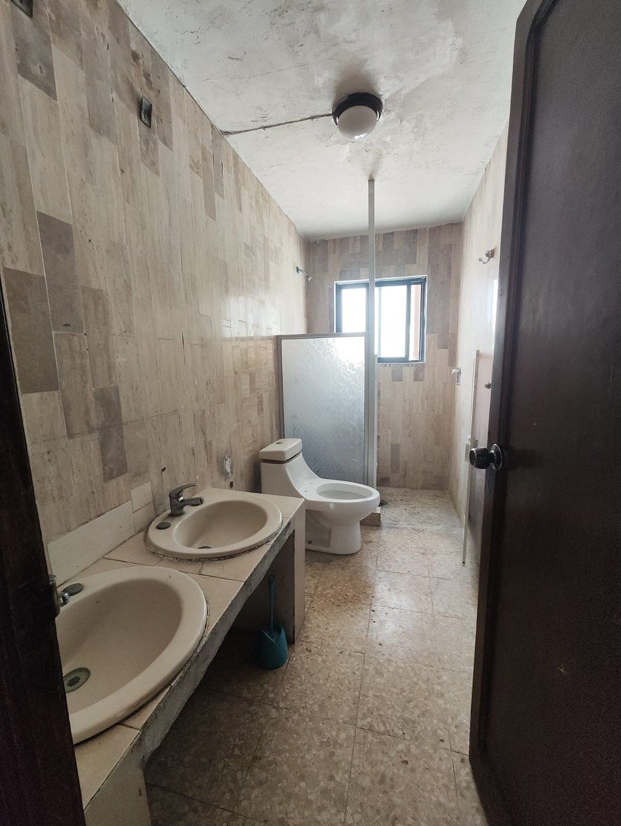 House with Commercial Use in Lomas de Querétaro, Querétaro, photo 11 of 19