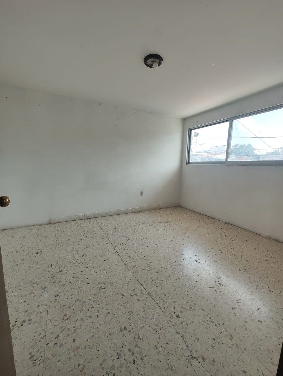 House with Commercial Use in Lomas de Querétaro, Querétaro, photo 13 of 19