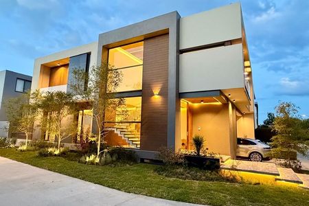 HOUSE FOR SALE IN TOSCANA ZAPOPAN