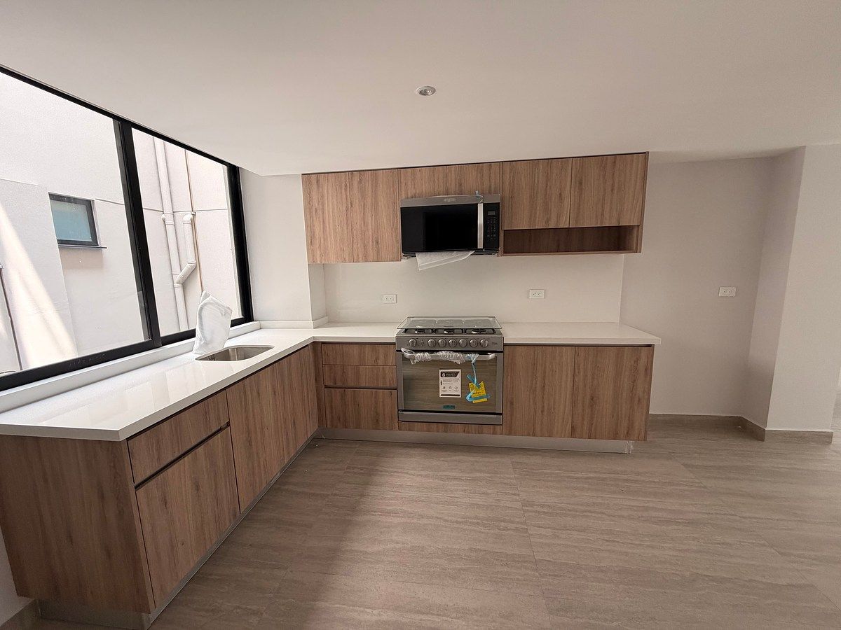 New Polanco apartment with service room, photo 1 of 6