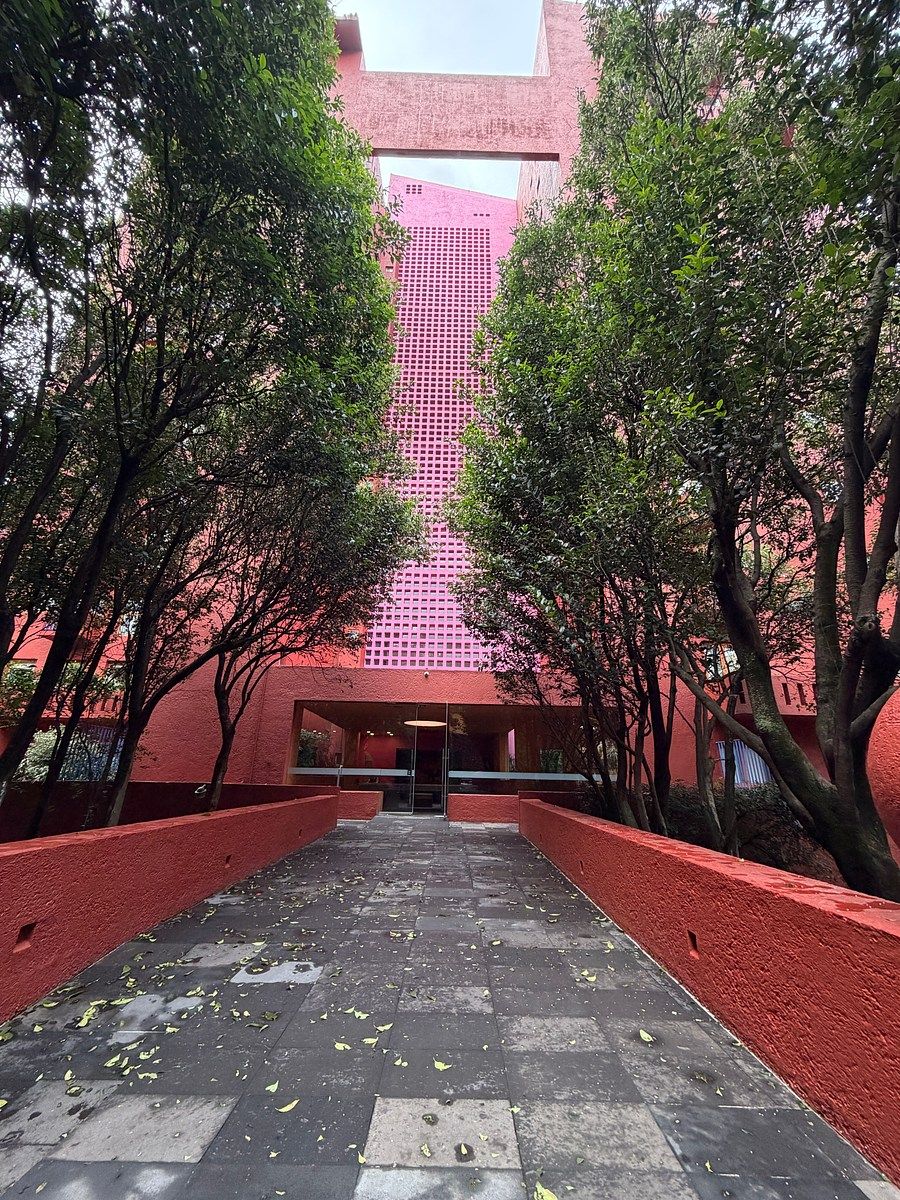 Fachada, photo 1 of 19