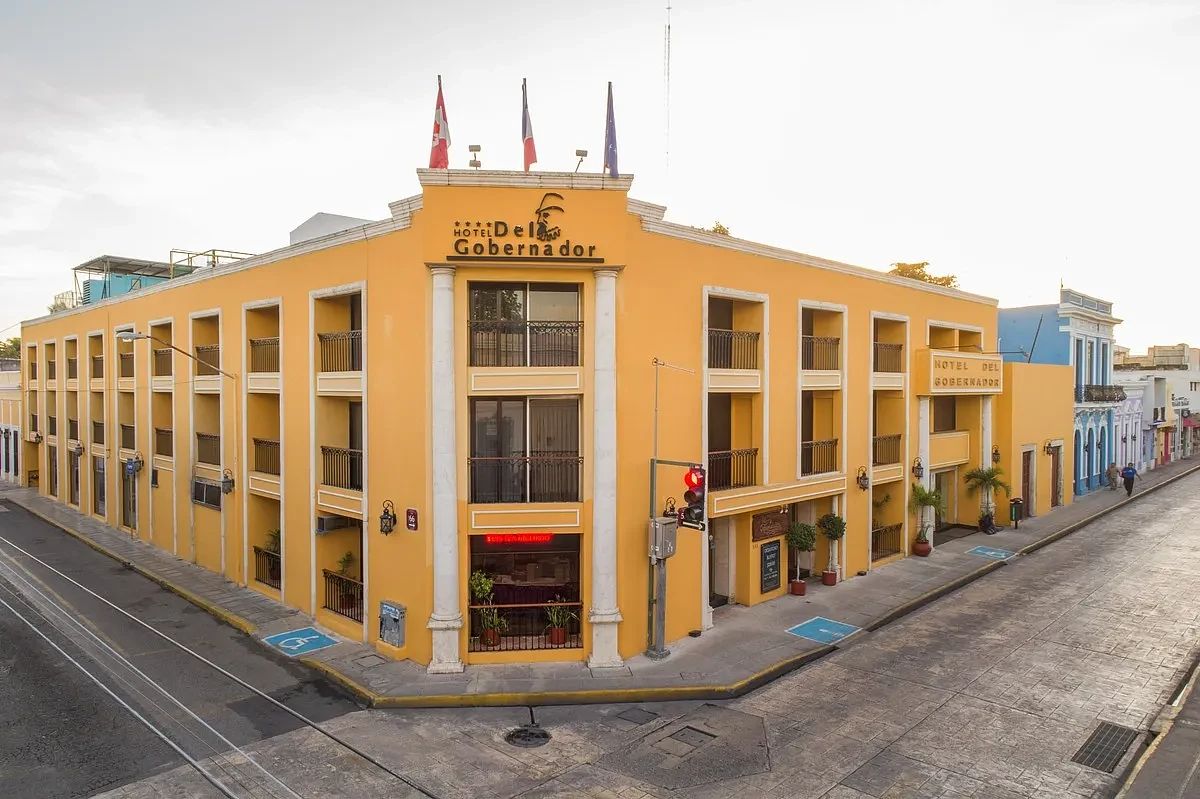 HOTEL EL GOBERNADOR EN MÉRIDA CENTRO EN OPERACIÓN, foto 1 de 31