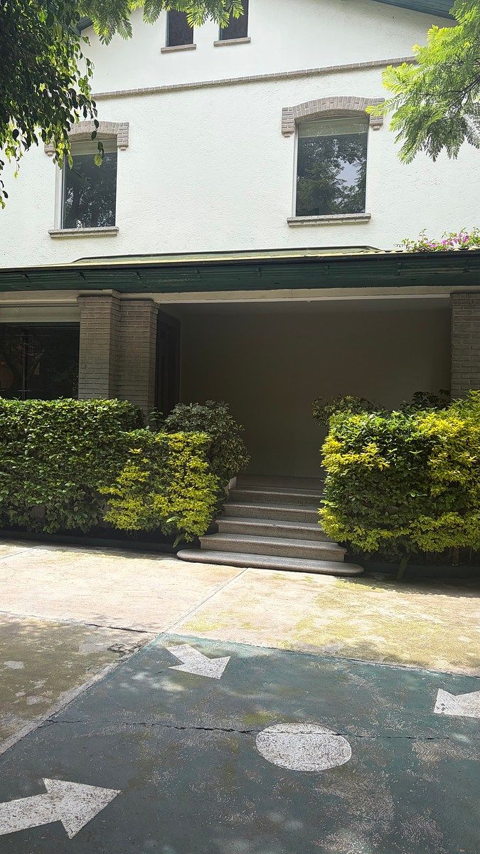 INCREDIBLE HOUSE WITH LAND USE IN SAN MIGUEL CHAPULTEPEC, photo 1 of 32