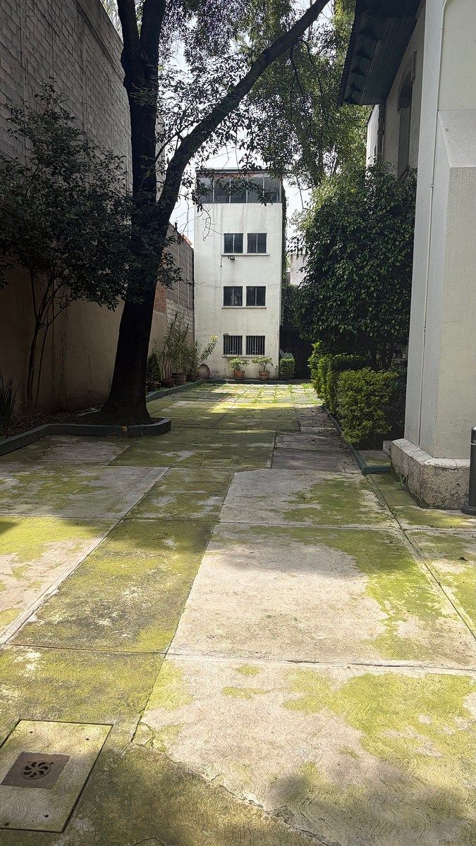 House with Commercial Use in San Miguel Chapultepec II Sección, Miguel Hidalgo, photo 2 of 32
