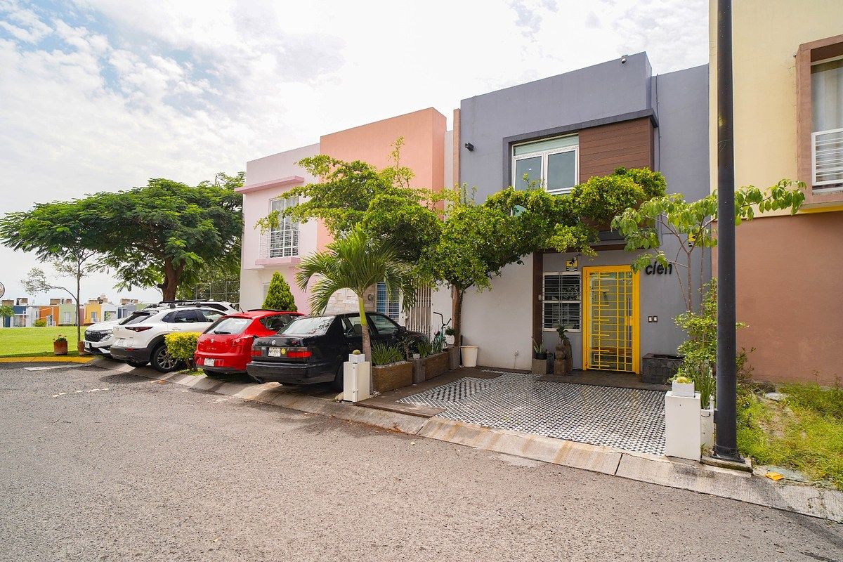 LINDA CASA NO COTO LA FLORESTA COM EXCELENTES AMENIDADES, foto 1 de 15