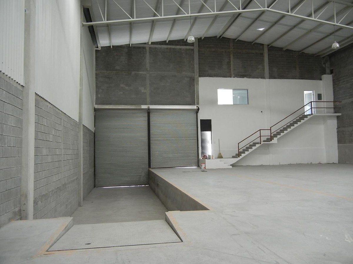 Industrial Warehouse in Rincón de las Palmas, Santa Catarina, photo 3 of 4