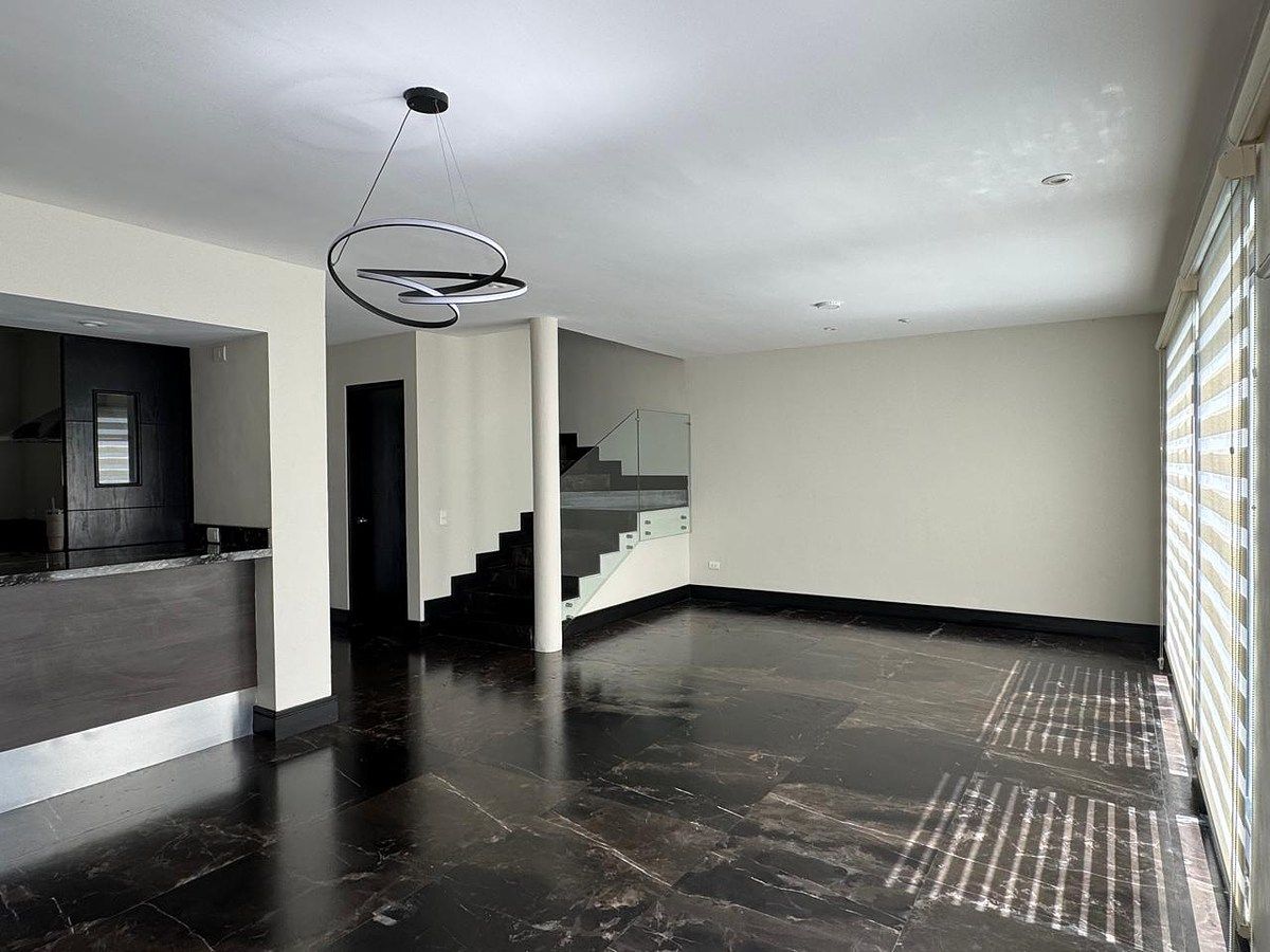 House in ancient, photo 1 of 14