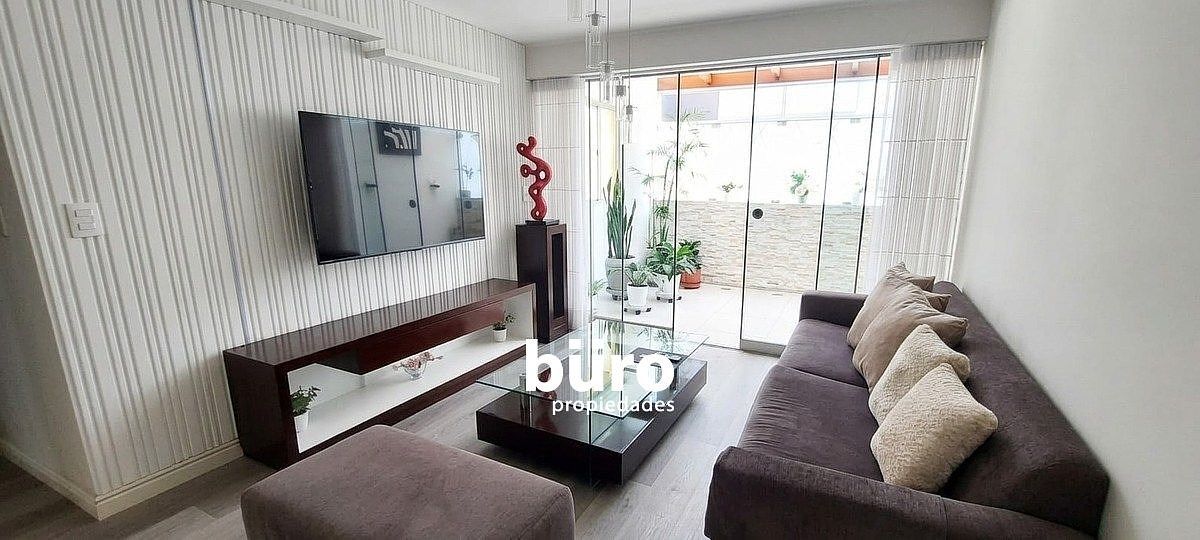 Sala con terraza, foto 1 de 15