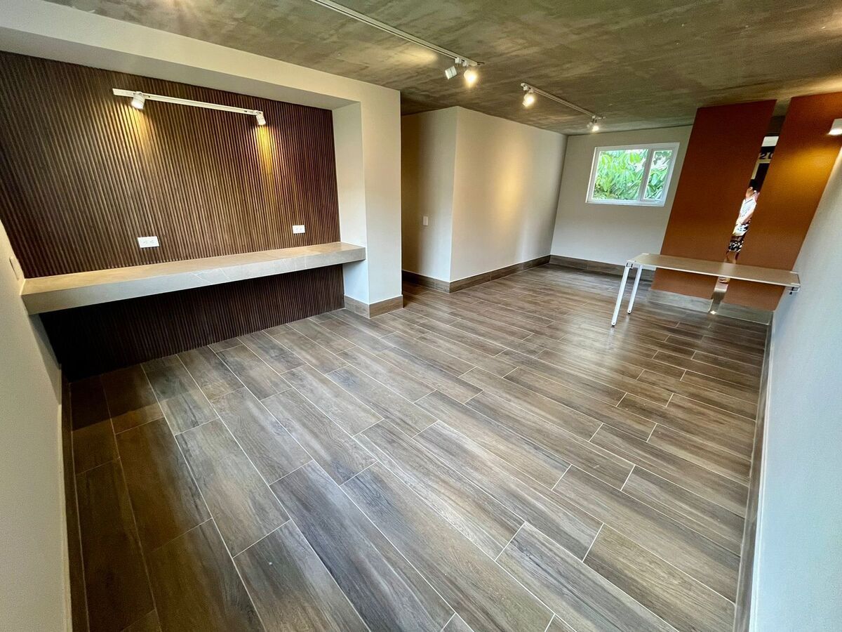 Se RENTA departamento Remodelado en La Calma, foto 1 de 21