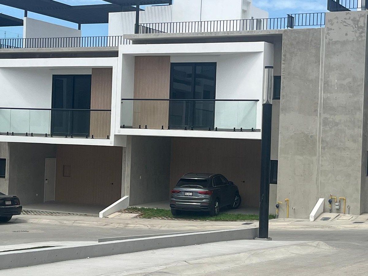 House in Jardines de Chapultepec, Tijuana, photo 2 of 15