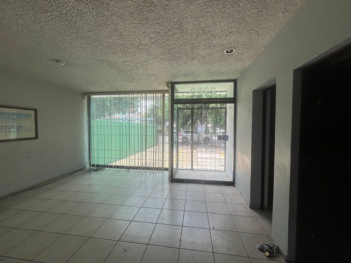 Edificio en Jardines del Country, Guadalajara, foto 5 de 47