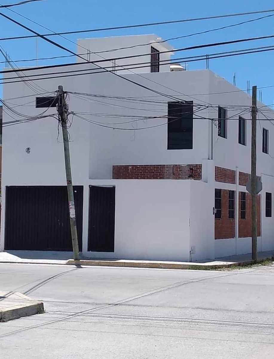 CASA EN VENTA. EN ESQUINA. Cd. del Carmen, Cam., foto 1 de 18