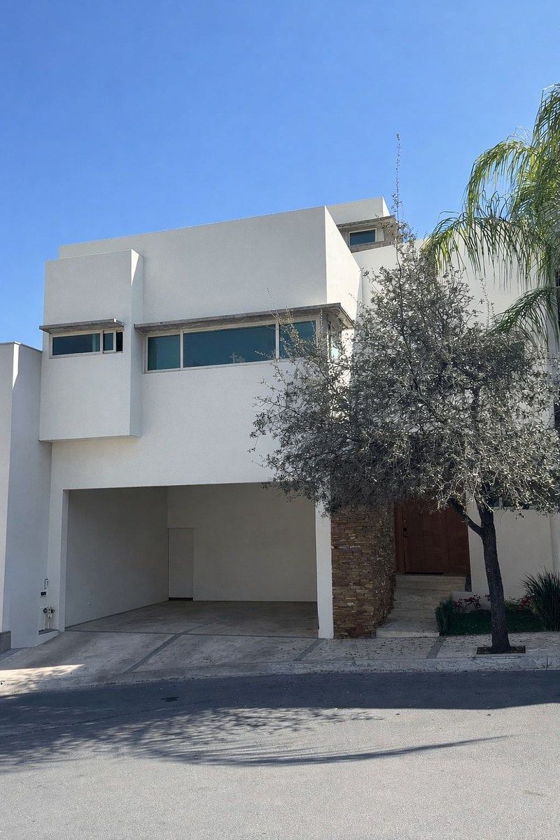 VENTA DE CASA EN CUMBRES, 6to SECTOR, foto 1 de 19