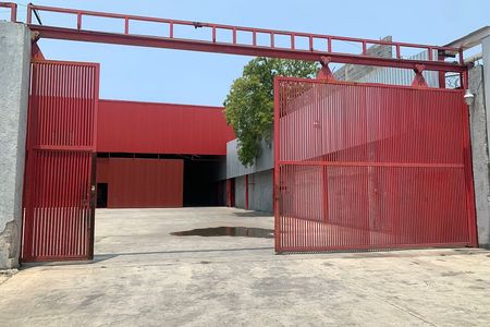 Armazém para Aluguel Los Lermas