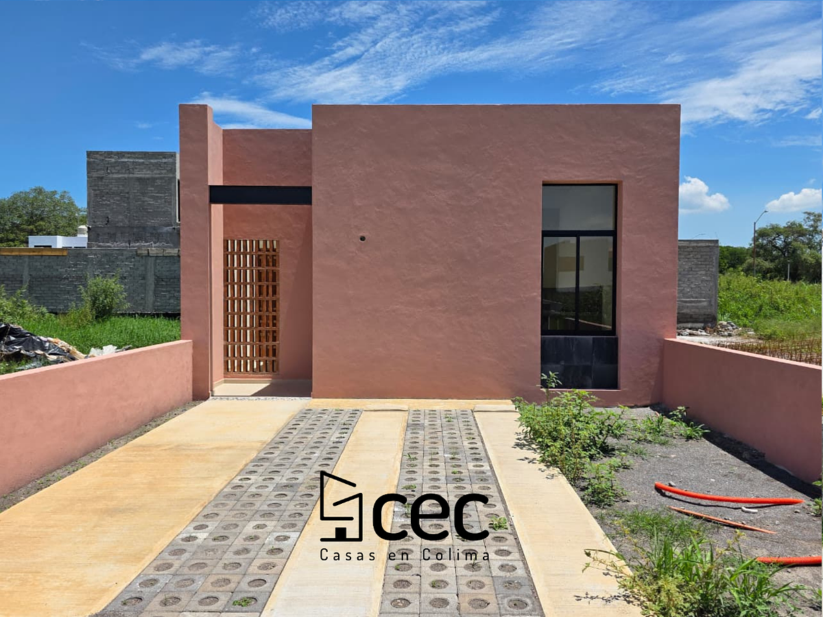Casa en Venta una Planta, 2 Recámaras, 1 Baño, Cochera para 2 Autos