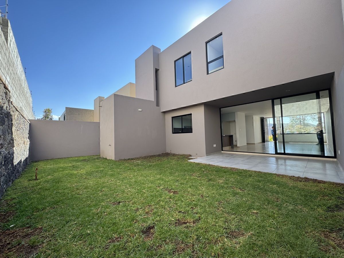 CASA À VENDA ALTOZANO amplo jardim, foto 1 de 30