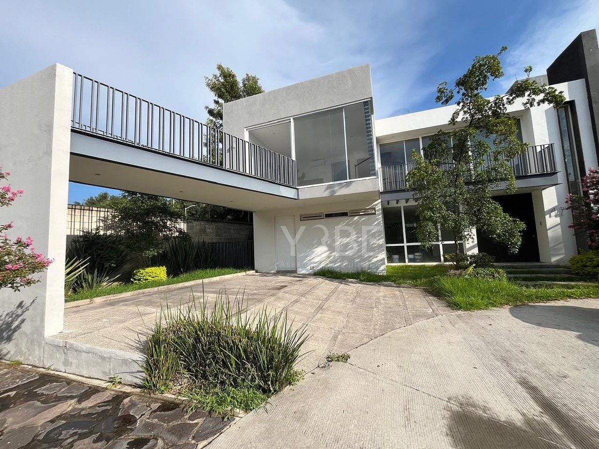 House for sale and rent in Bajío Habitat A, photo 1 of 16