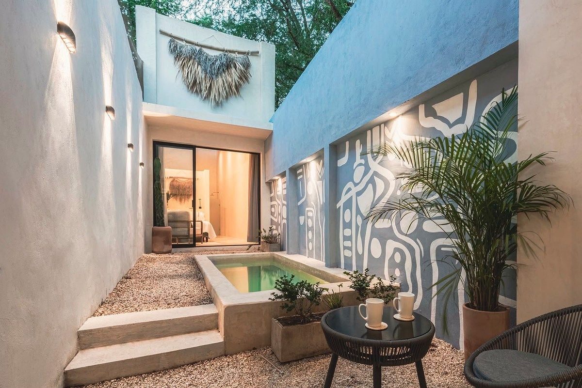 Casa Boutique en venta, amueblada, alberca y operando Airbnb, Centro Mérida., foto 1 de 11