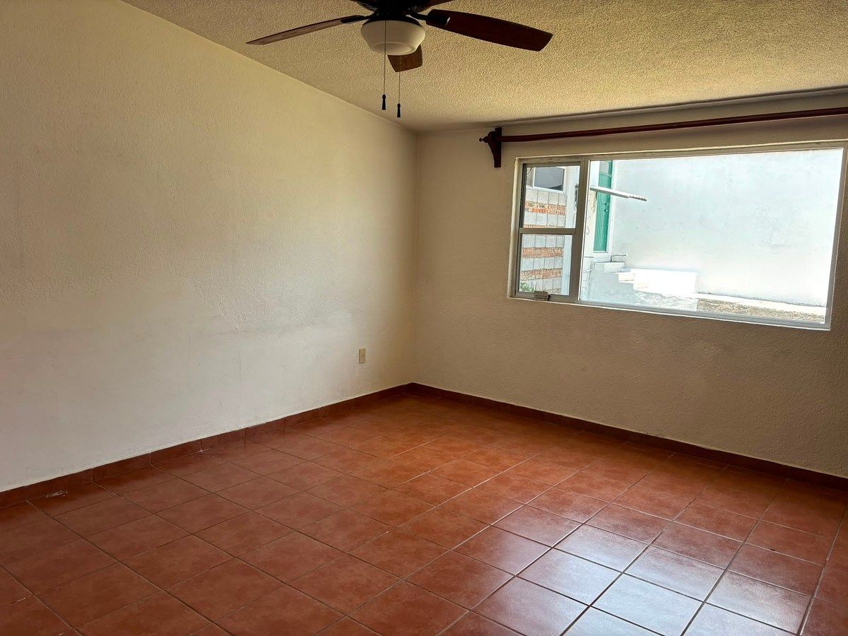 CASA ESTUPENDA PARA NEGÓCIO / ENORME E COM LOCALIZAÇÃO PRIVILEGIADA, foto 1 de 19
