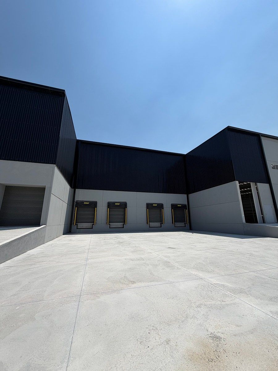 Prédio industrial em Industrial Santa Catarina, Santa Catarina, foto 4 de 17