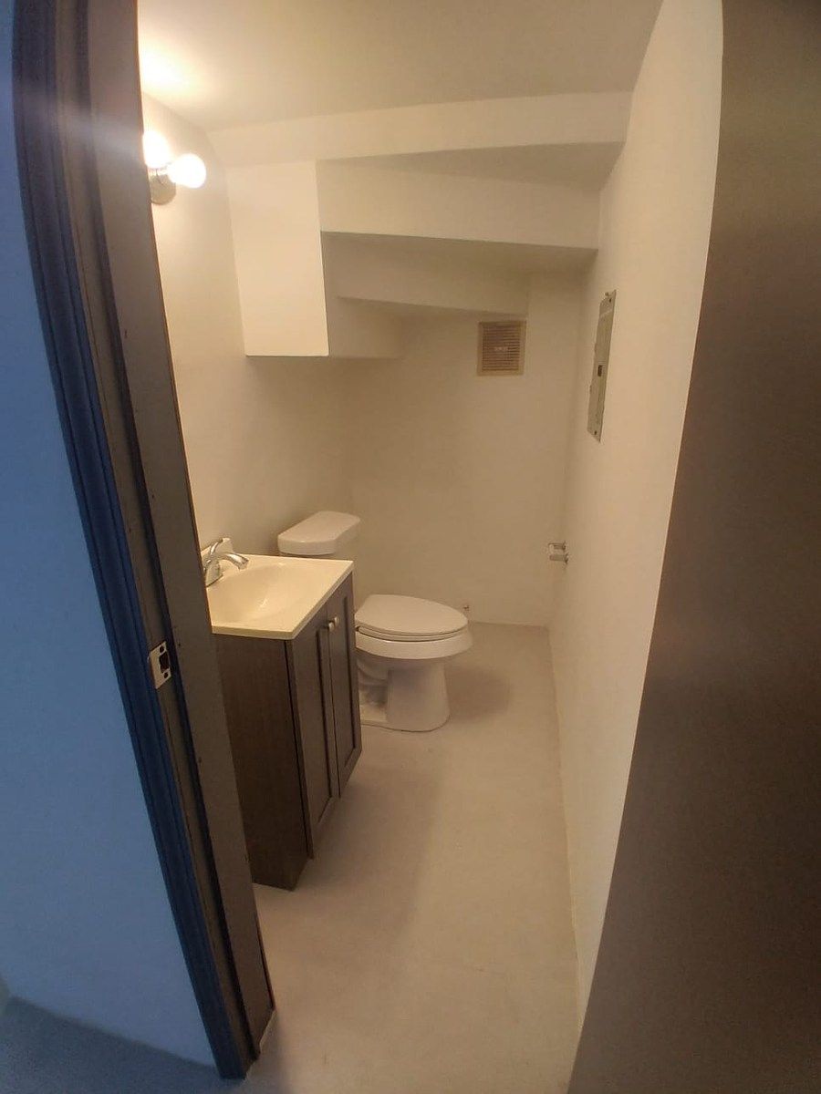 medio baño planta baja, foto 12 de 15