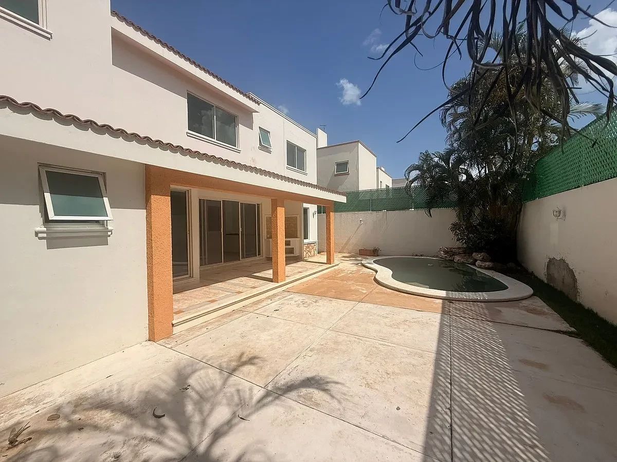 House in Montes de Ame, Mérida, photo 2 of 10