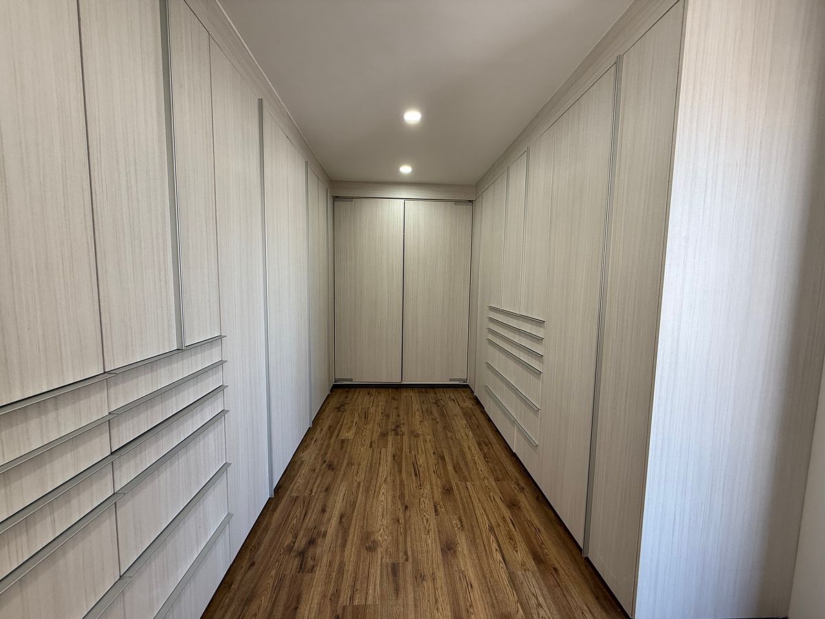 Vestidor principal, photo 15 of 27