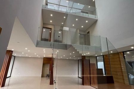 HOUSE FOR SALE WITH SPECTACULAR VIEWS AND POOL