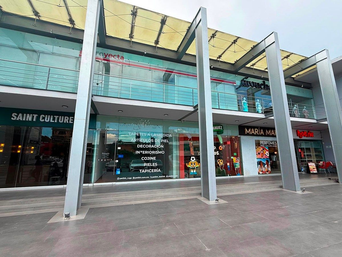 LOCAL AMPLO NO CENTRO COMERCIAL CENTRITO VALLE SAN PEDRO GARZA GARCÍA, foto 1 de 7