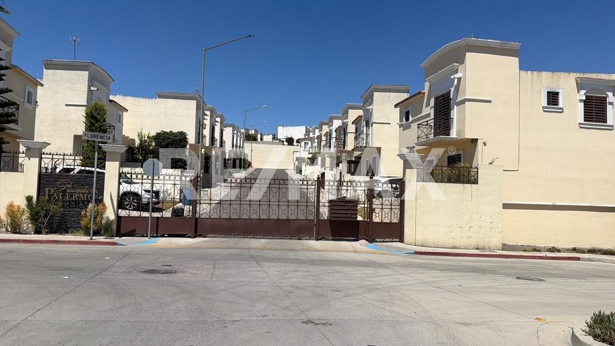 Casa em Verona Residencial, Tijuana, foto 2 de 13