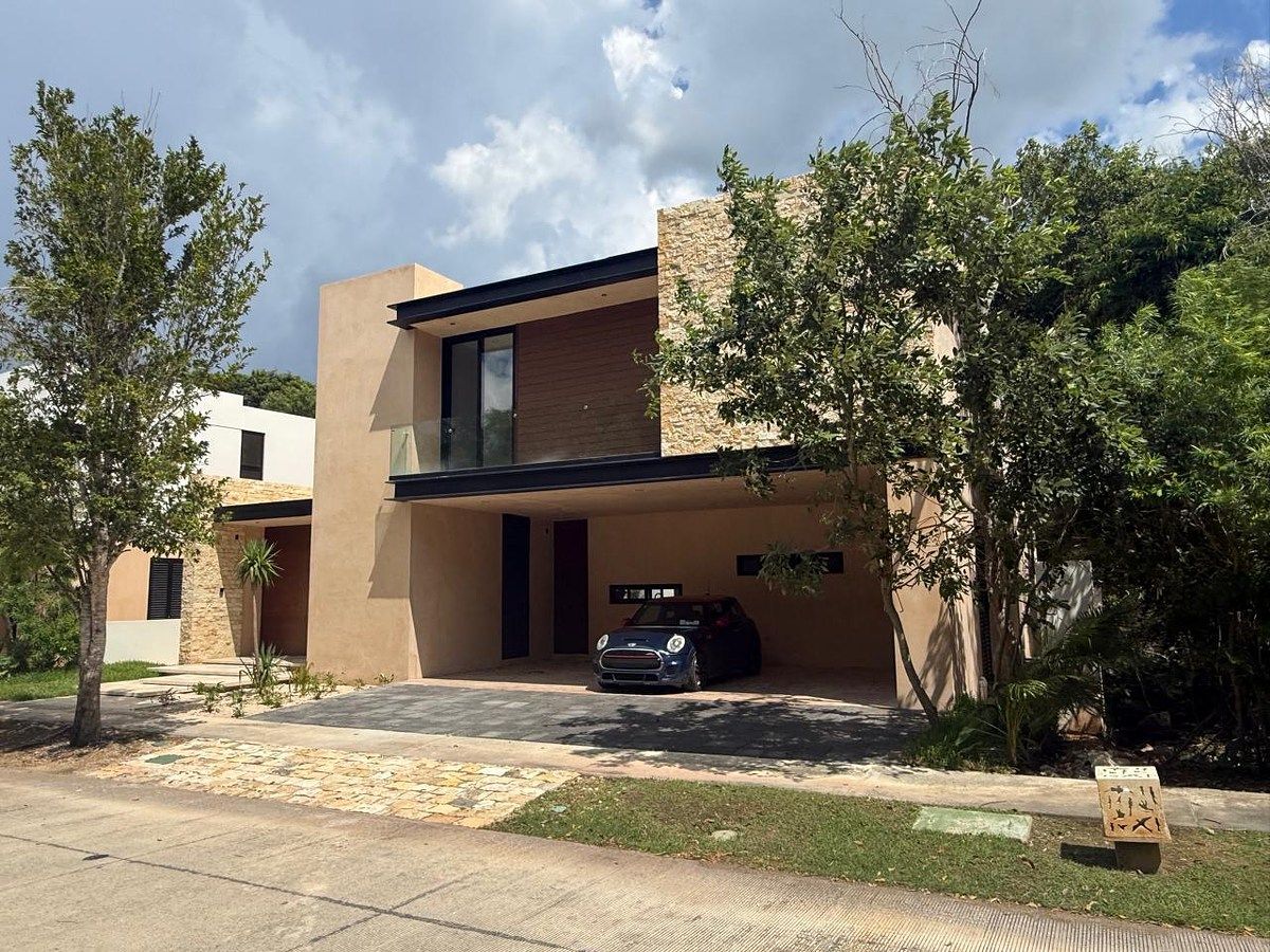 Casa en Yucatán Country Club, Mérida, foto 2 de 24
