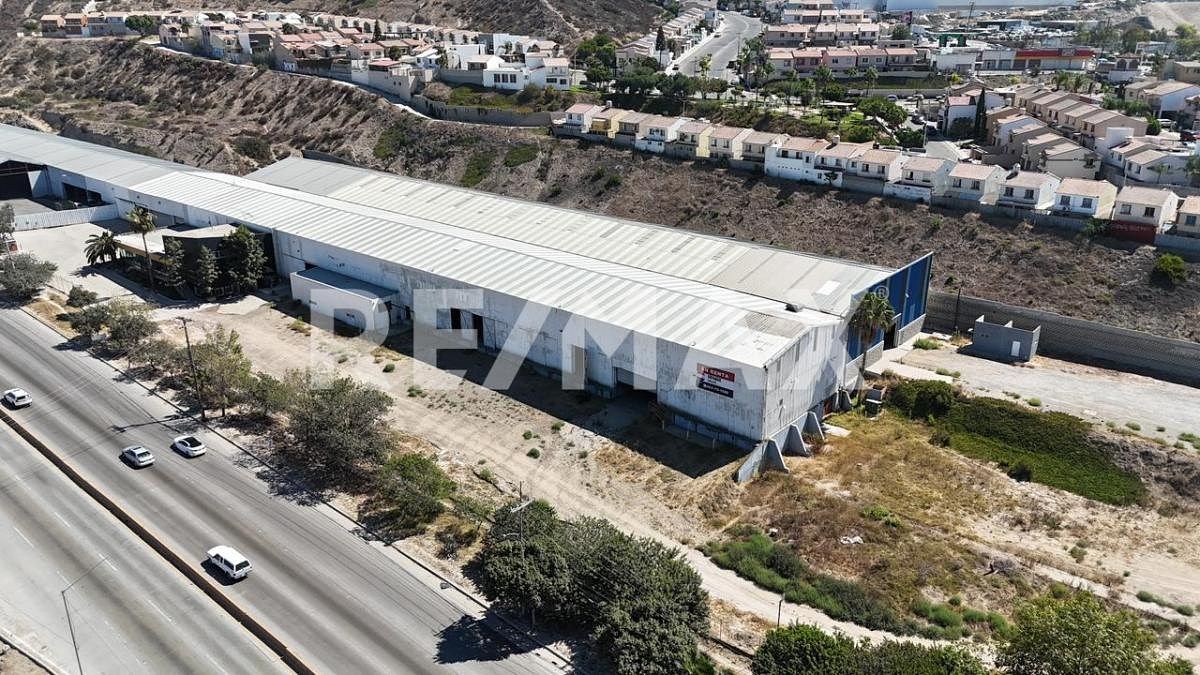 ARMAZÉM INDUSTRIAL PARA ALUGUEL DE 7.006,25 M2, NA ESTRADA TIJUANA - ROSARITO, foto 1 de 25