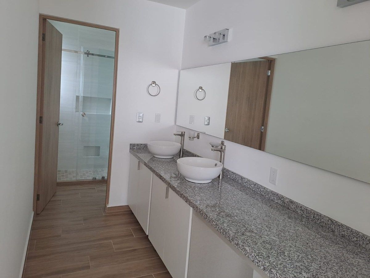 baño recamara principal, foto 3 de 11