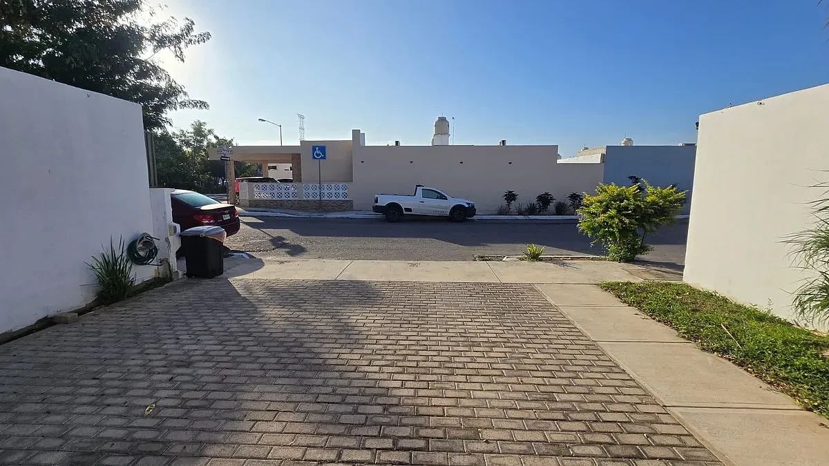 House in Ciudad Caucel, Mérida, photo 2 of 16