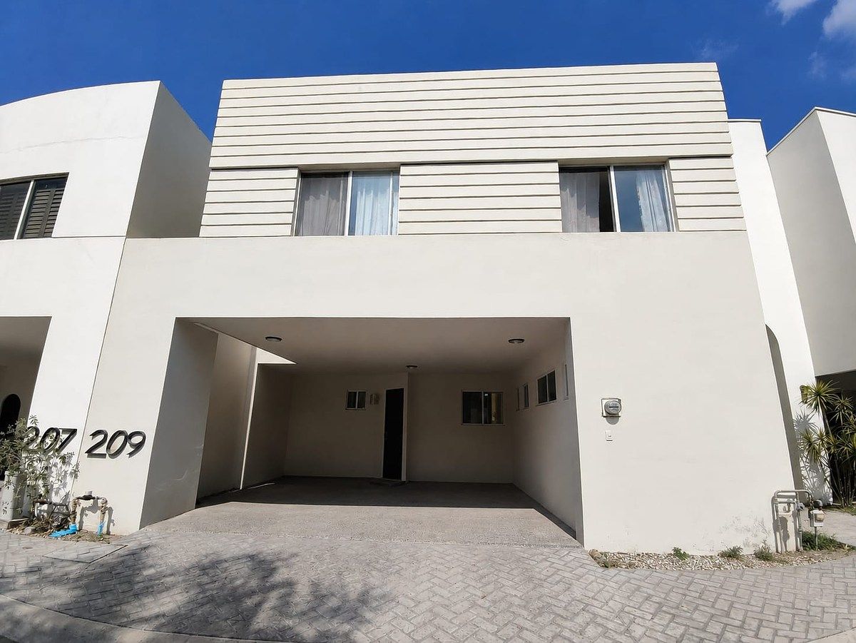 House in Ventanas de La Huasteca, Santa Catarina, photo 2 of 13