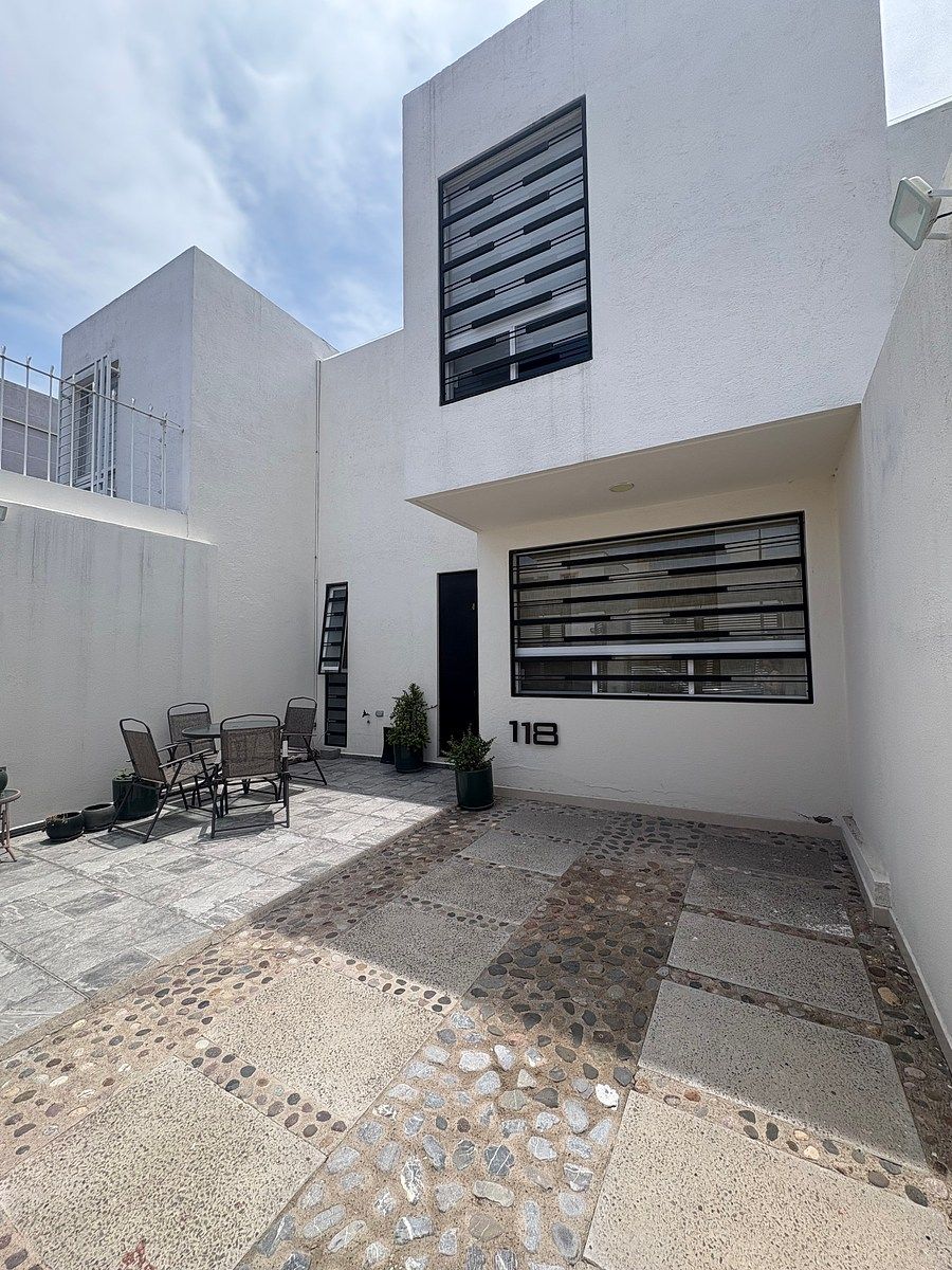 Rent house Mission La Joya, photo 1 of 7