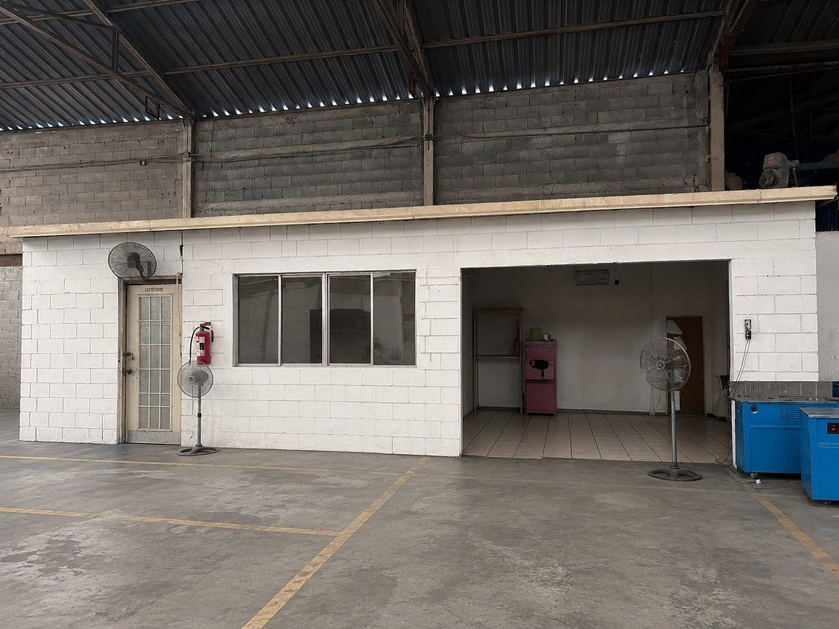 Industrial Warehouse in Mitras Poniente, García, photo 5 of 10