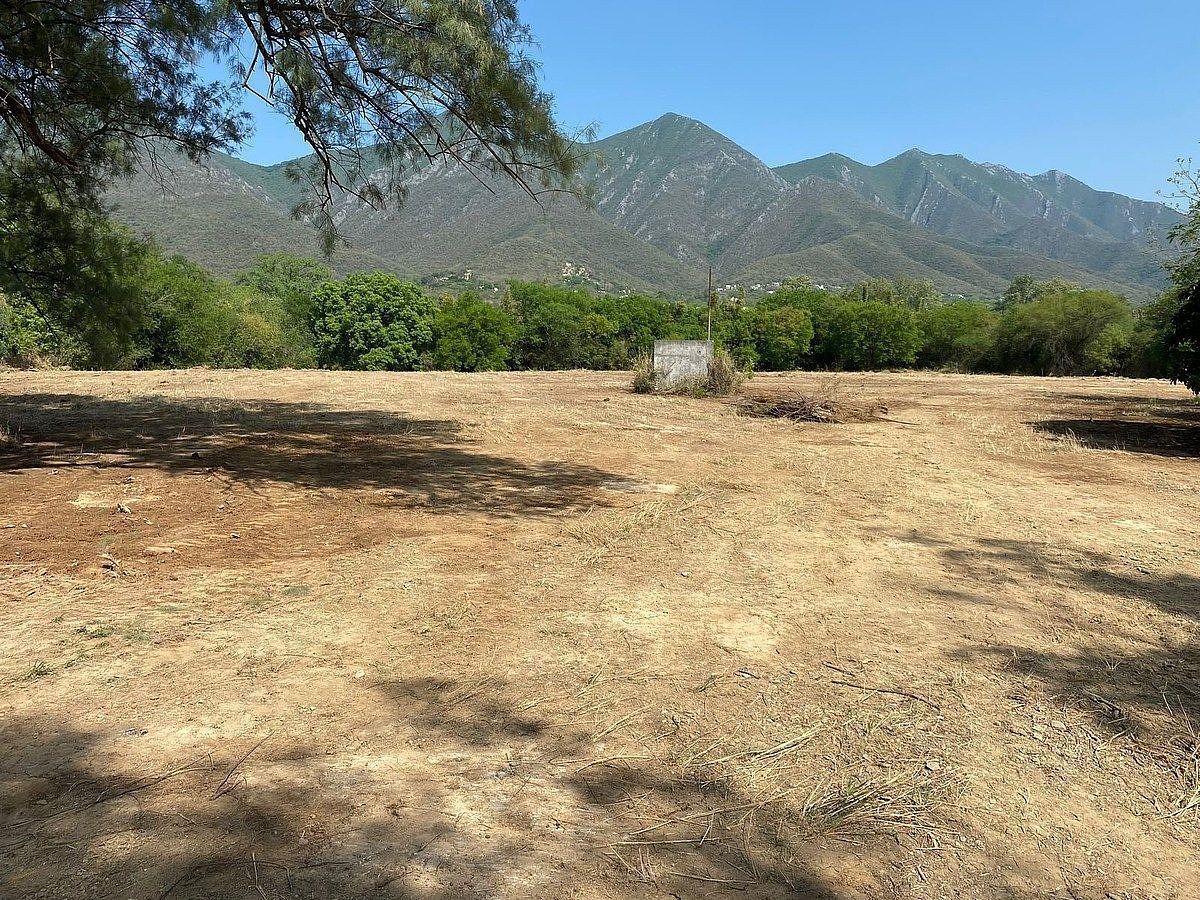 Lote em El Yerbaniz, Santiago, foto 2 de 8