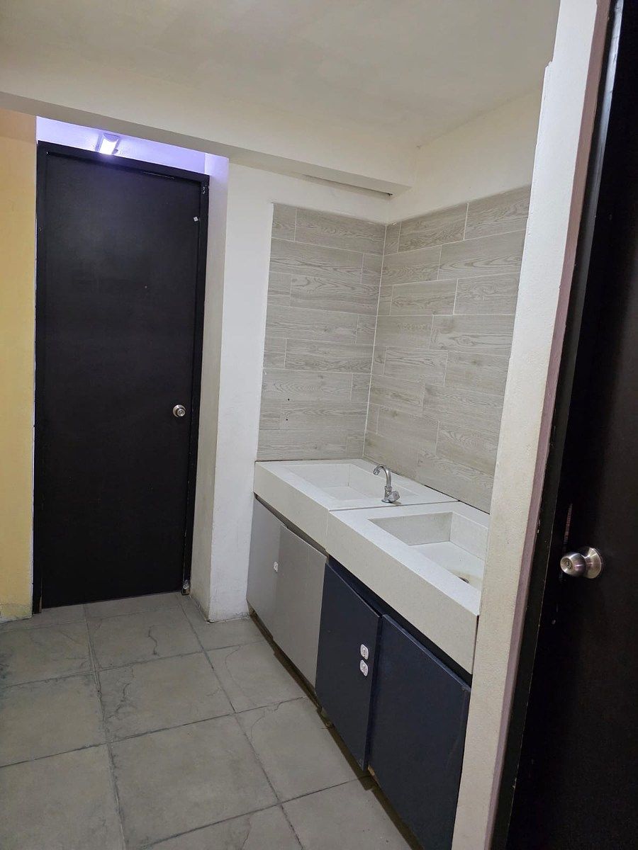 Commercial Storage Unit in Estanzuela Nueva, Monterrey, photo 6 of 24