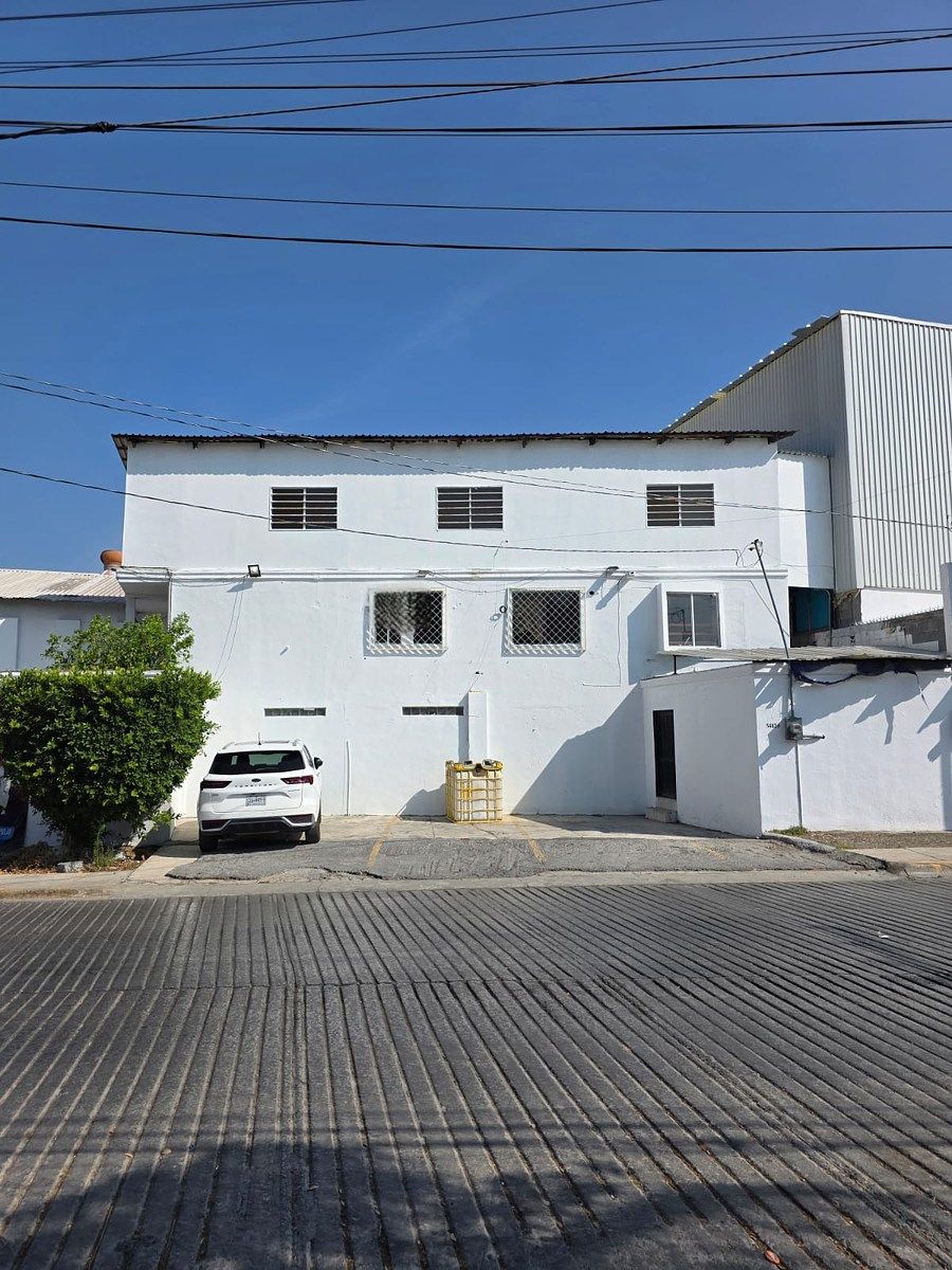 COMMERCIAL WAREHOUSE (LOCAL) FOR RENT IN LA ESTANZUELA, photo 1 of 24