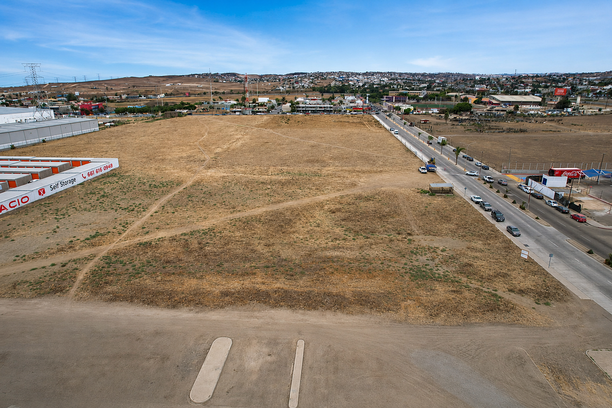 TERRENO EN ESQUINA DE 1 HECTÁREA EN VENTA, PABELLÓN ROSARITO - foto 2