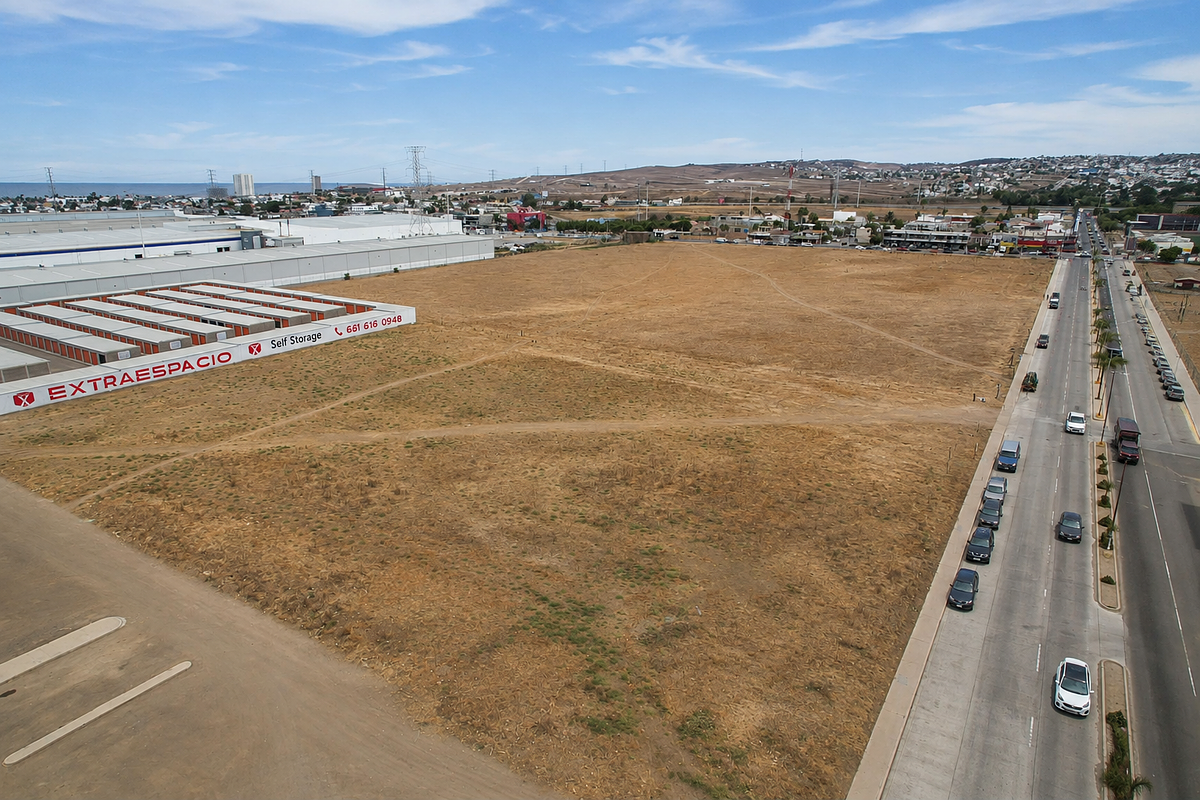 TERRENO EN ESQUINA DE 1 HECTÁREA EN VENTA, PABELLÓN ROSARITO - foto 4
