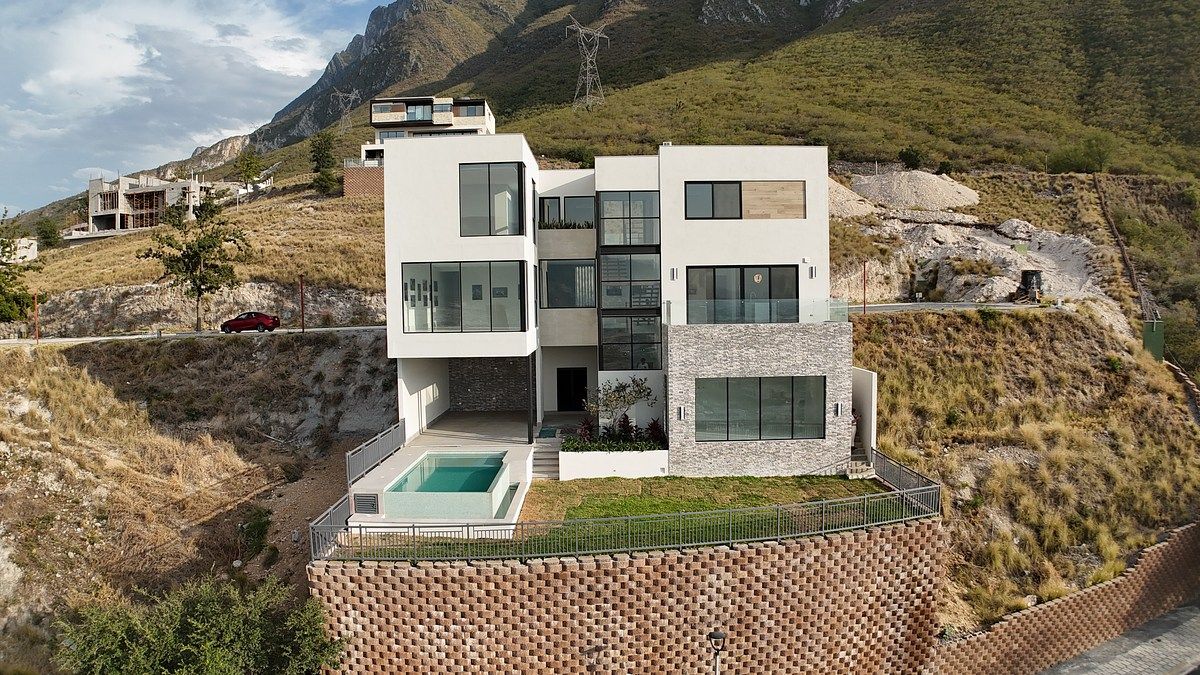 CASA NOVA COM PISCINA NO VALLE PONIENTE | CORDILHEIRA | DE LUXO, foto 1 de 14