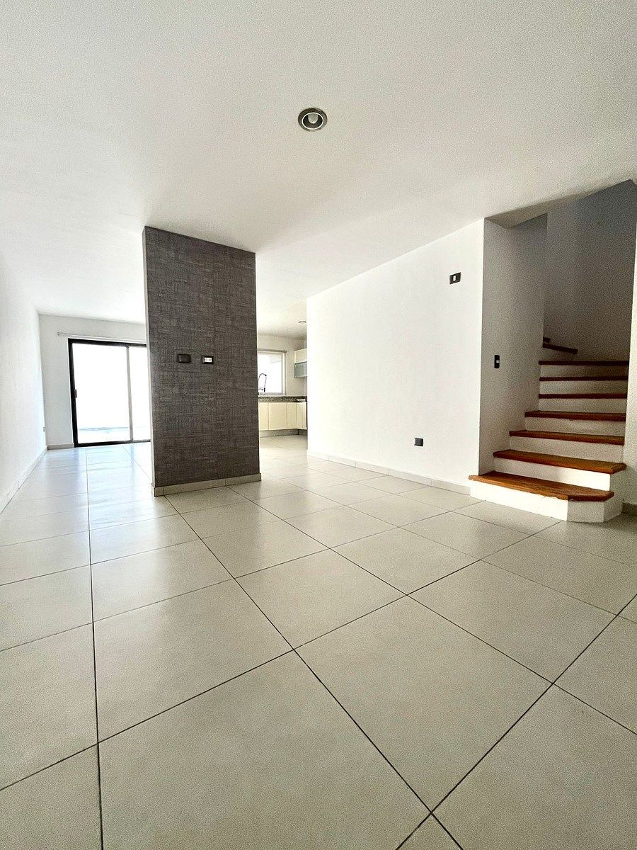 Casa em Dominio Cumbres, García, foto 4 de 21