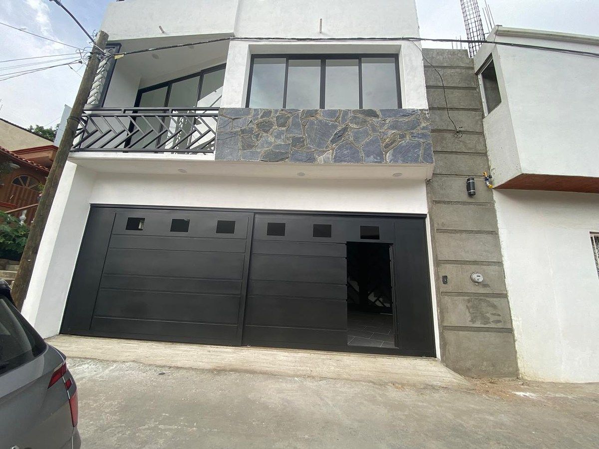 CASA EM MÁRTIRES DE RIO BRANCO, foto 1 de 12