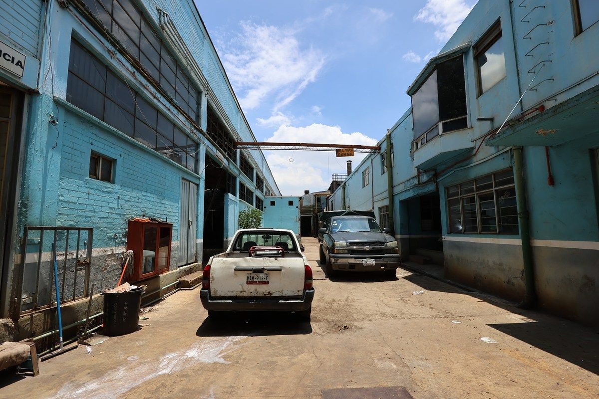 Commercial warehouse with offices for sale | 1,840 m² | Land use HC/04/20 | Gra, photo 1 of 19