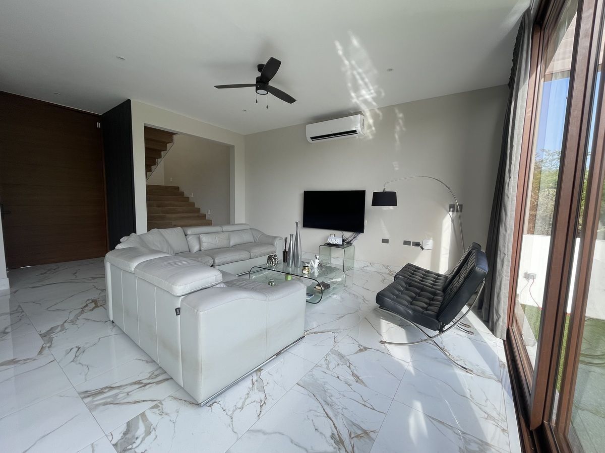Casa en condominio en Yucatán Country Club, Mérida, foto 2 de 28