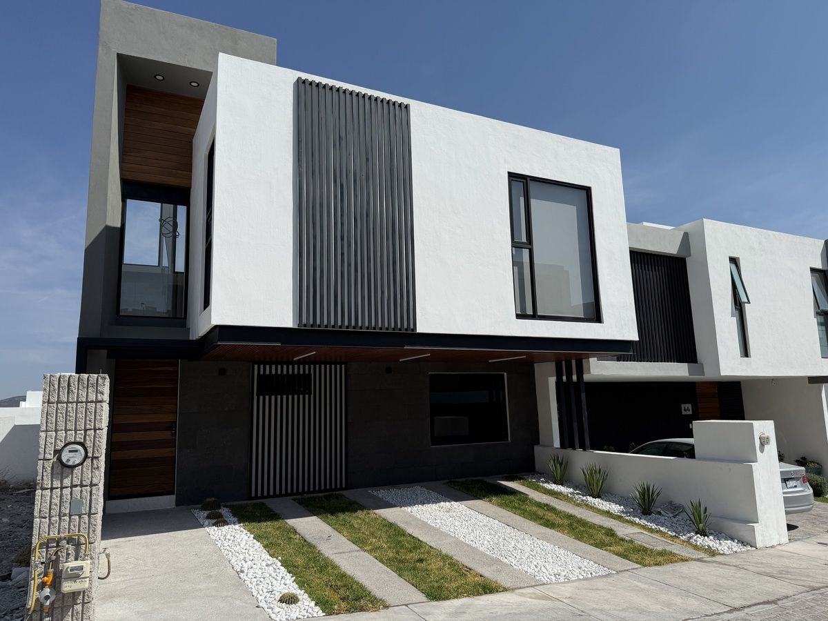 PILSEN HOUSE - ZIBATA QUERETARO, photo 1 of 43