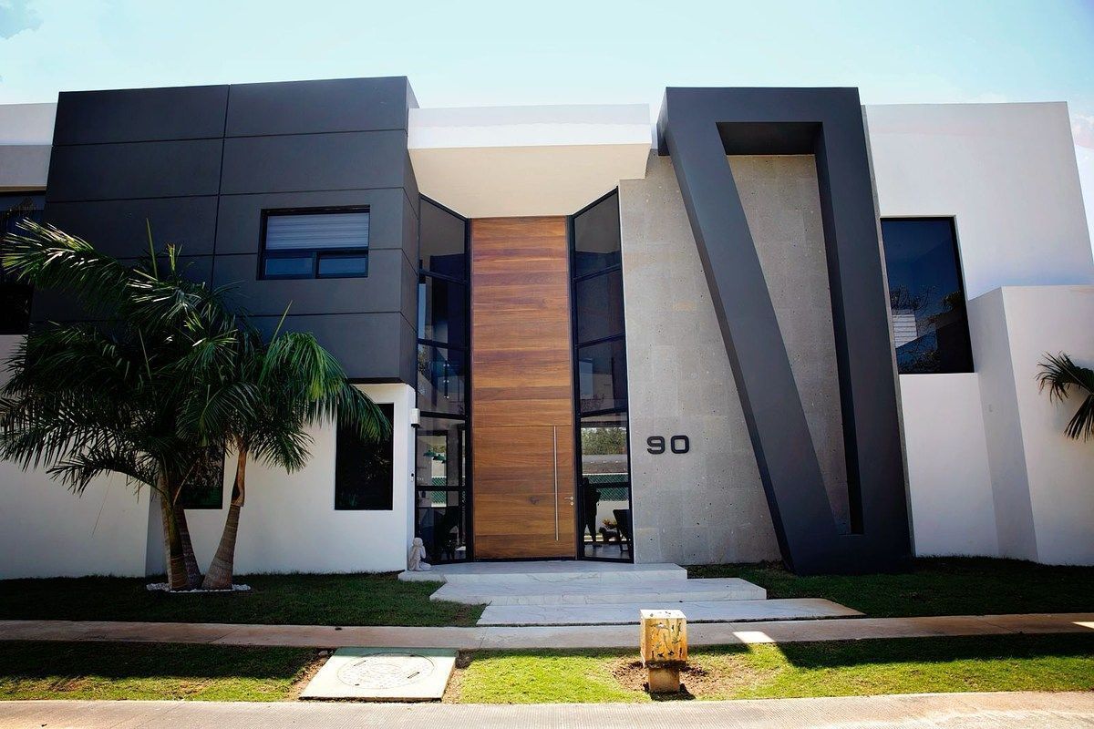 CASA MOBILIADA COM PAINÉIS SOLARES À VENDA NO YUCATÁN COUNTRY CLUB, foto 1 de 30