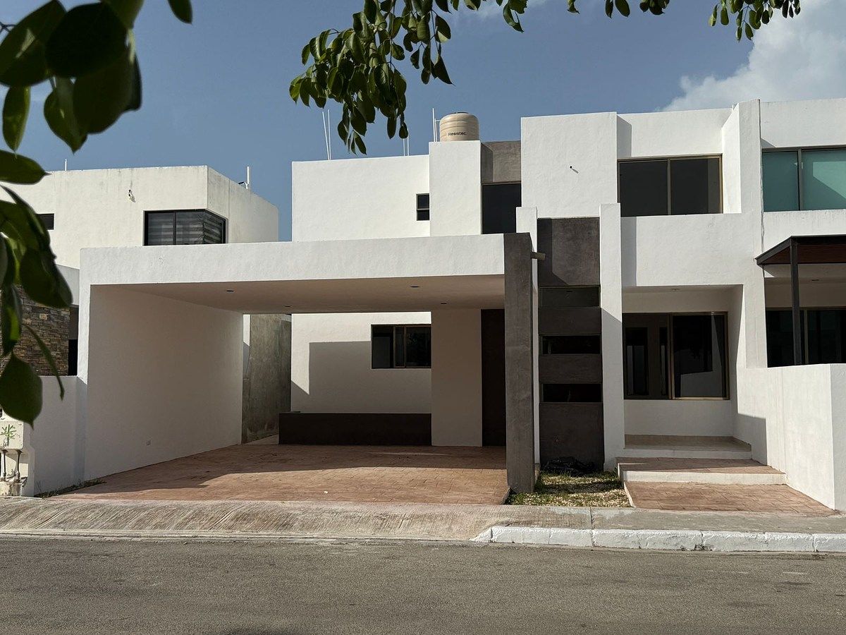 Casa em Conkal, Conkal, foto 2 de 40